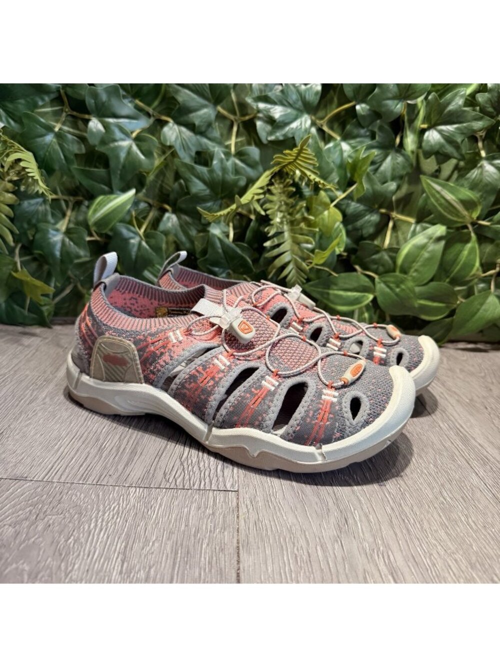 KEEN Women's Evofit One Crabapple Summer Fig Synthetic sandals Sz US 8.5